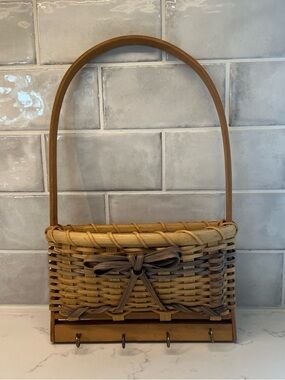 Vintage Farmhouse Hanging Basket with hooks